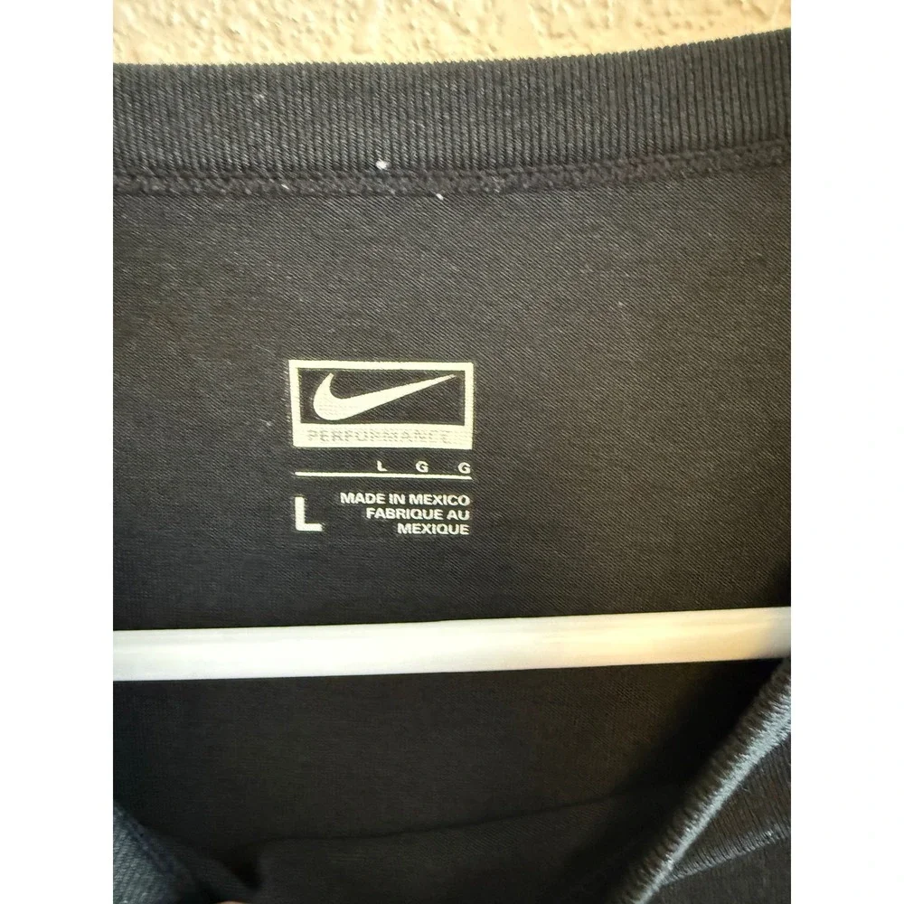 Nike Men's Large Black Long Sleeve Dri-FIT Performance Athletic Shirt